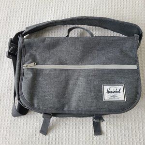 BN NEVER USED HERSCHEL MESSENGER/LAPTOP BAG